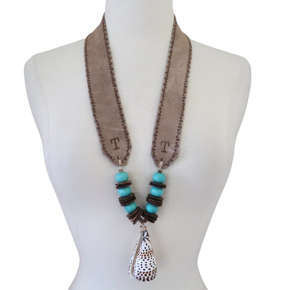 TWINE & TWIG Shell pendant suede necklace